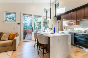 Topside Boulder Bright & Modern Furnished Private 1BR 2BA Apartment